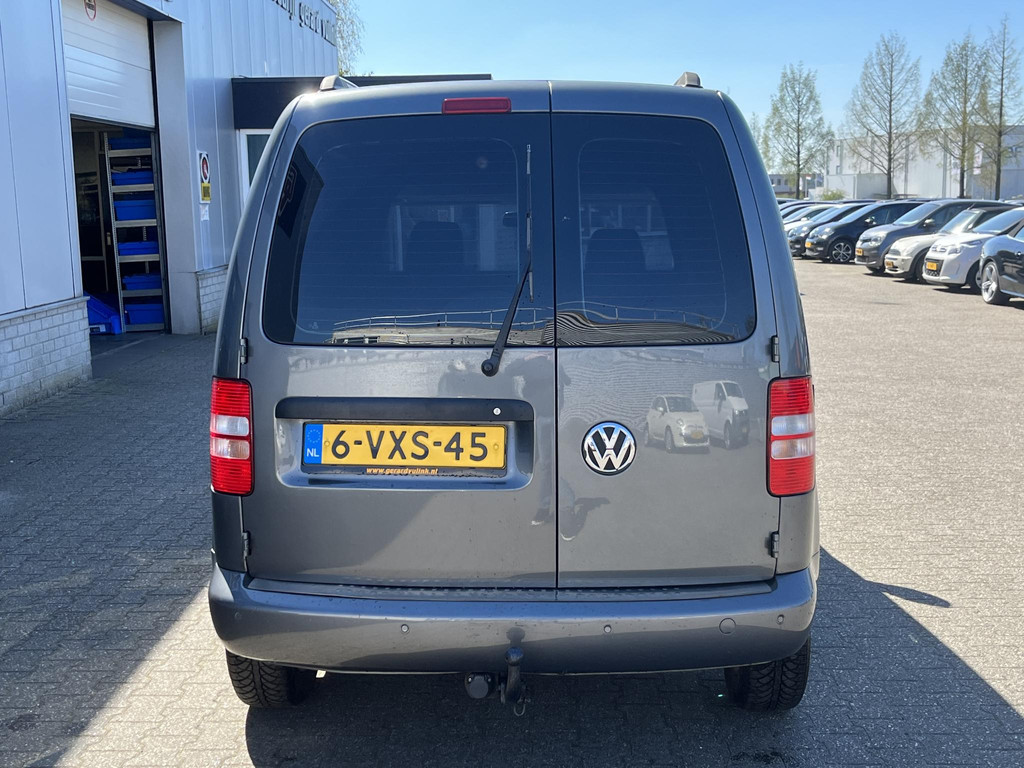 41398294-14.jpg