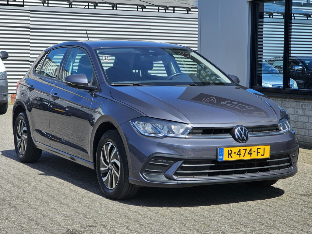 41512452-24.jpg