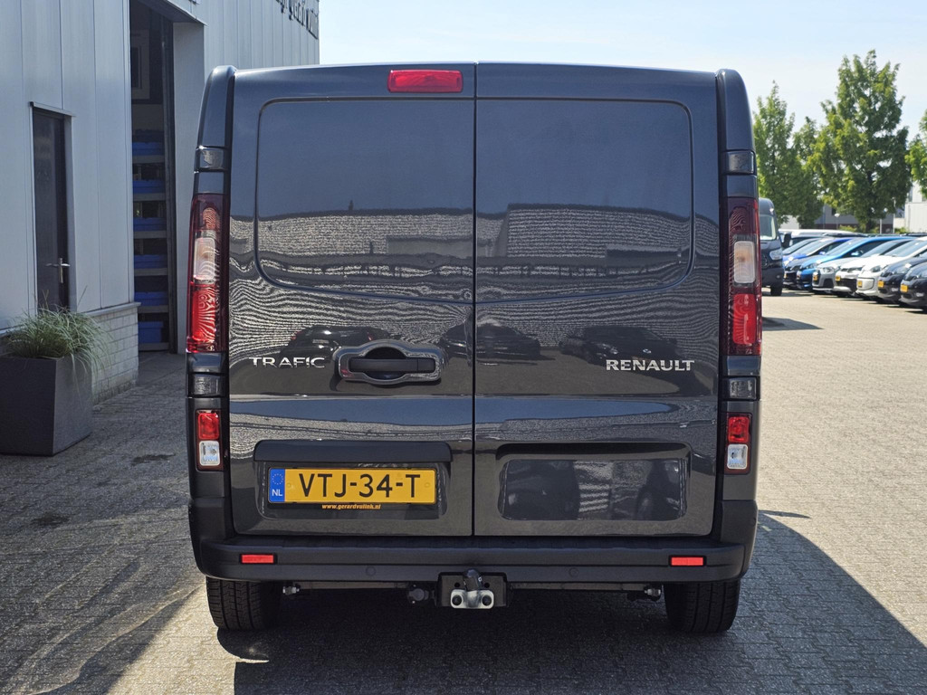 42219580-7.jpg