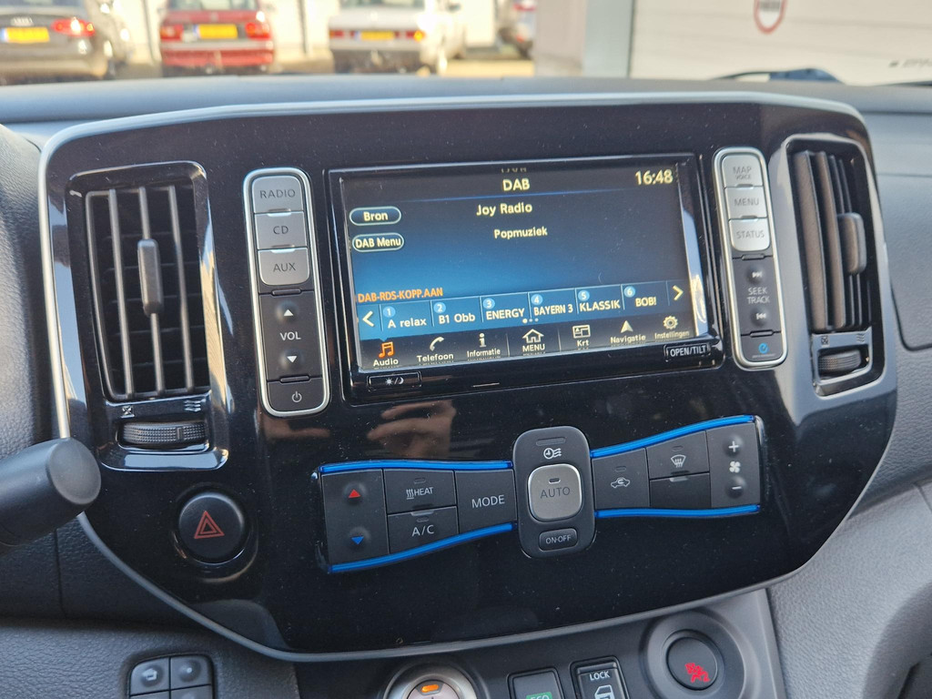 46104127-13.jpg